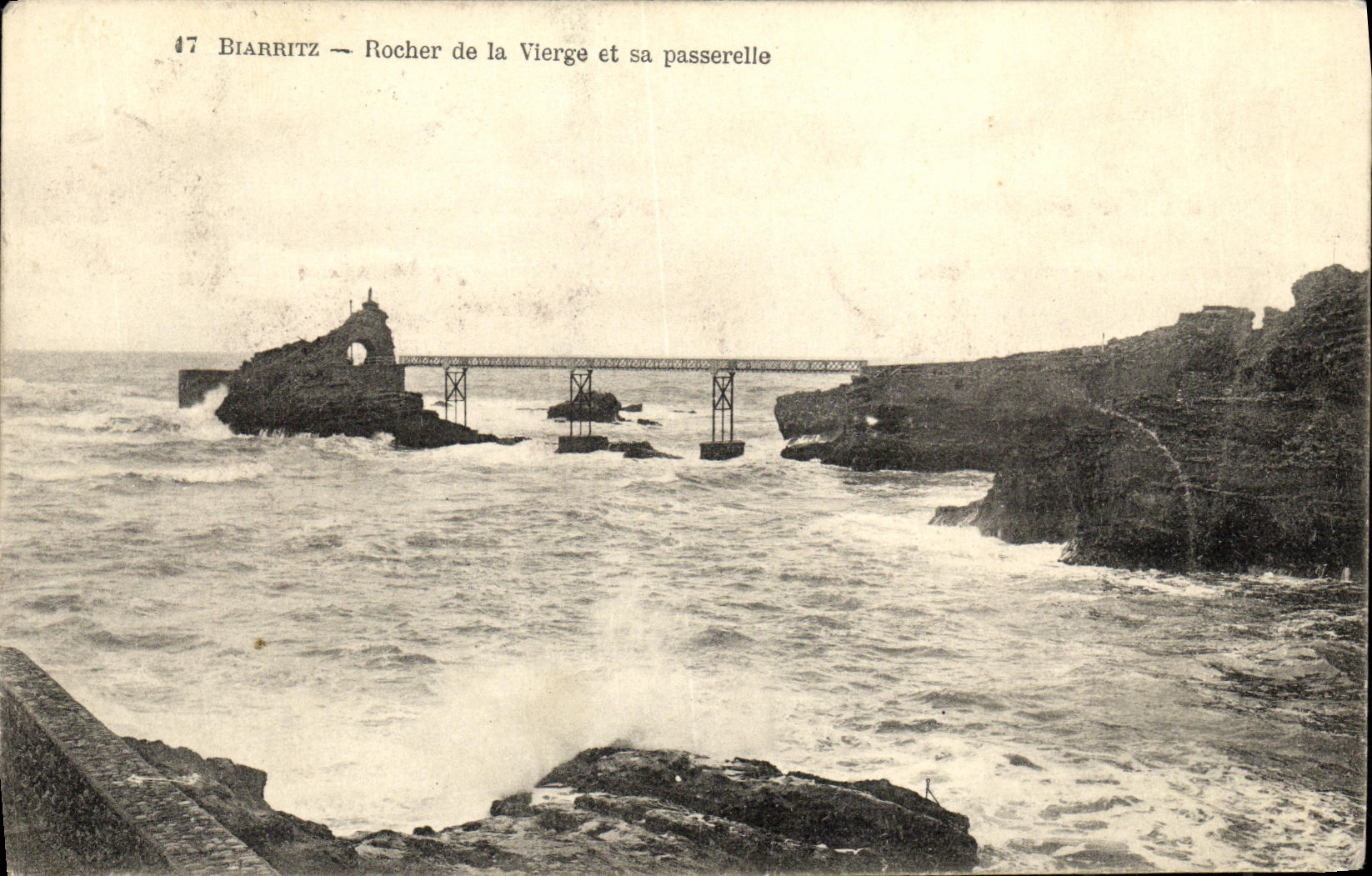 CPA Biarritz Rocher de la Vierge et Sa Passerelle