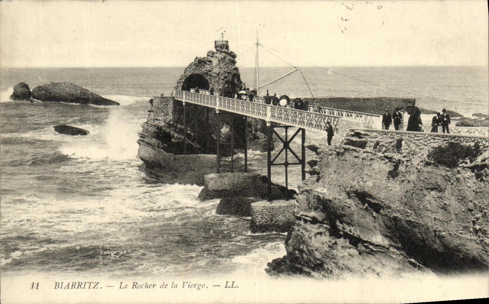 CPA Biarritz Le Rocher De La Vierge 