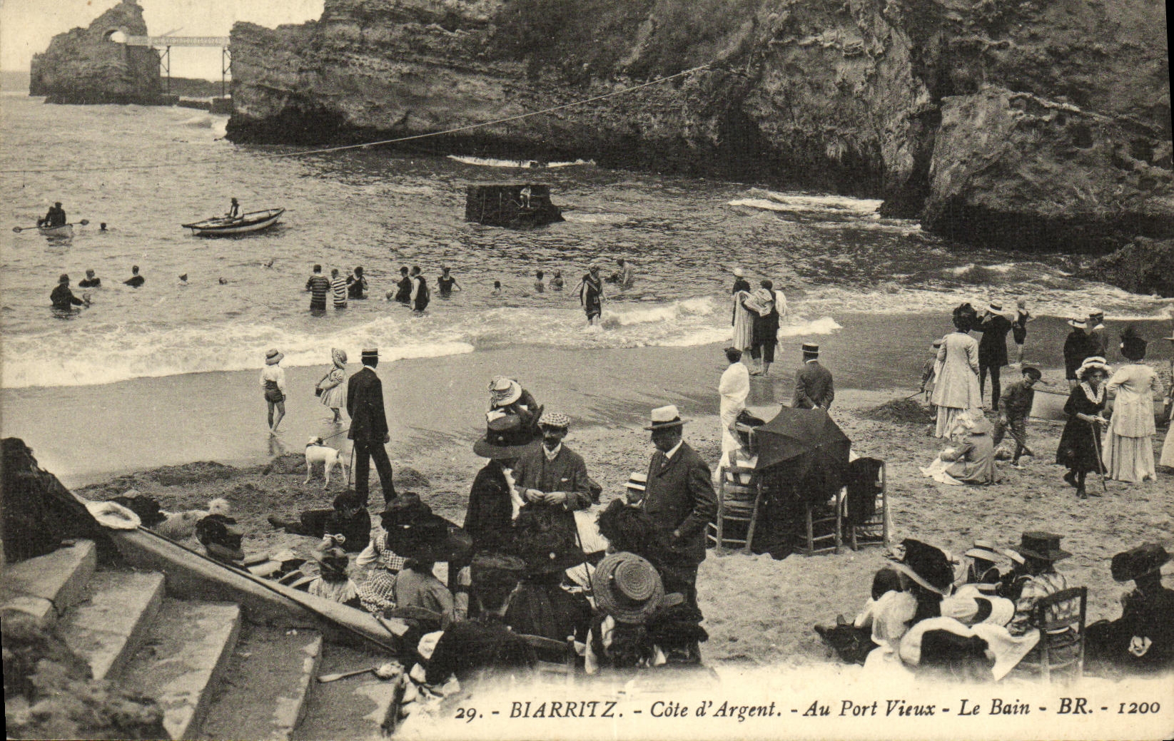 CPA Biarritz Cote d Argent Au Port Vieux