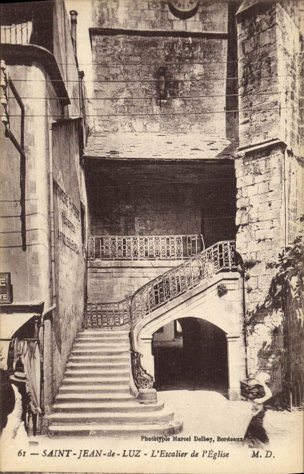CPA La Cote Basque Saint Jean De Luz L Escalier de l Eglise