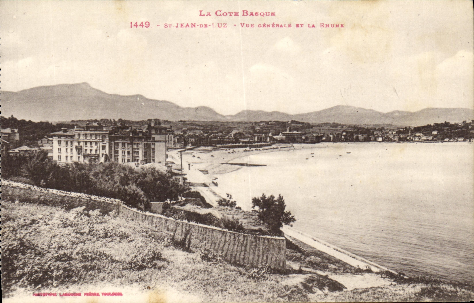 CPA Saint Jean De Luz Vue Generale Et la Rhune 