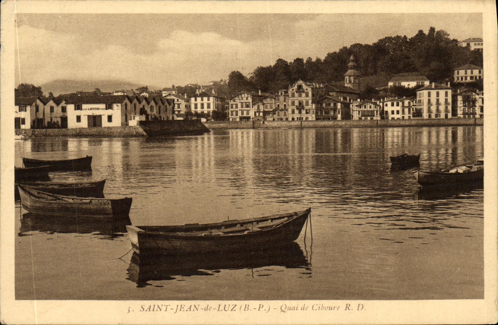 CPA La Cote Basque Saint Jean De Luz Quai de Cibourne
