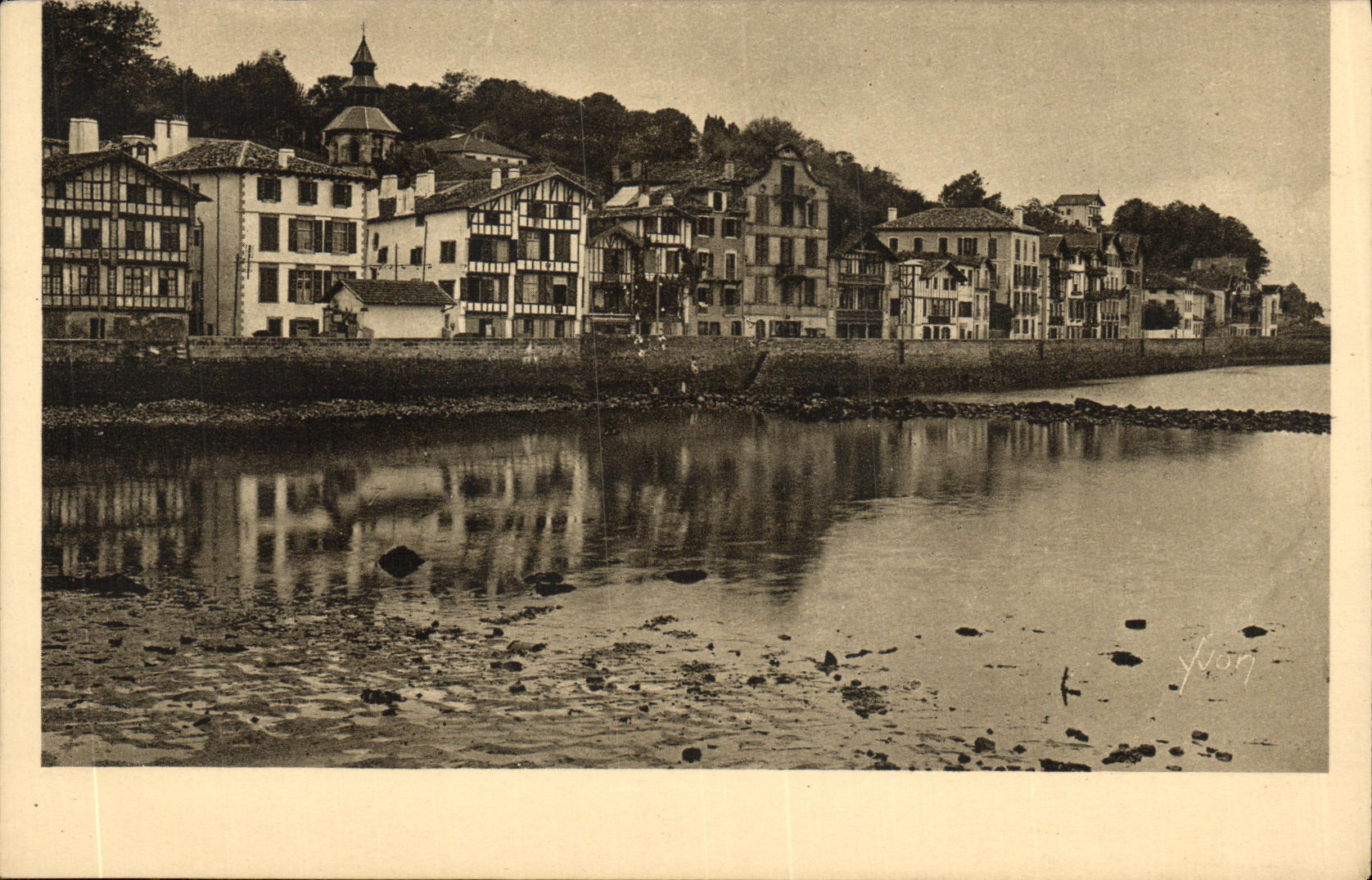 CPA Saint Jean De Luz Les quais de Ciboure