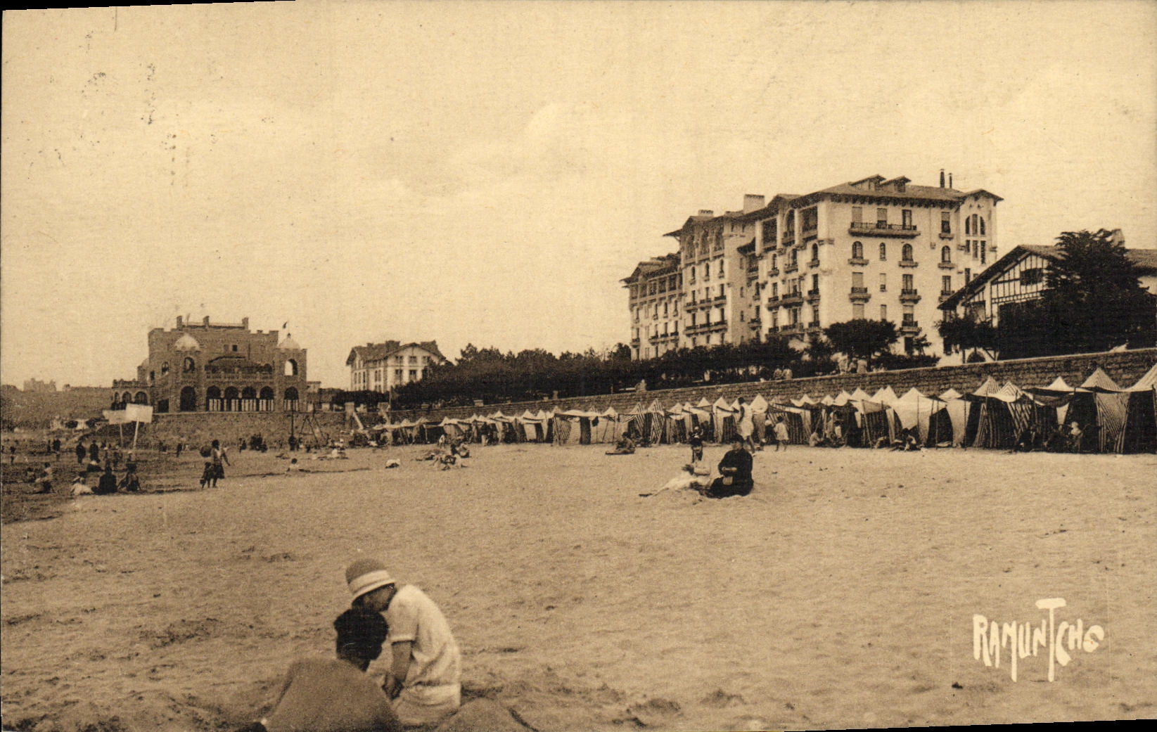 VINTAGE POSTCARD Hendaye Beach Towards L Eskualduna