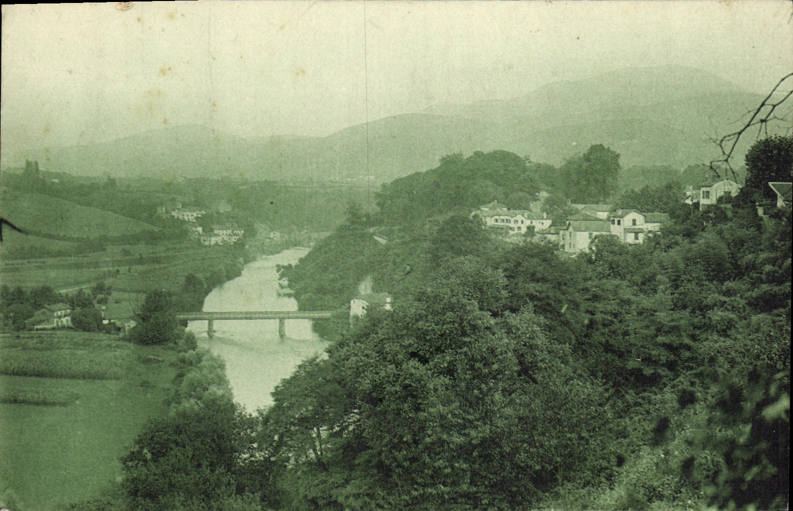 VINTAGE POSTCARD Cambo Les Bains Cambo Nive And the Pyrenees
