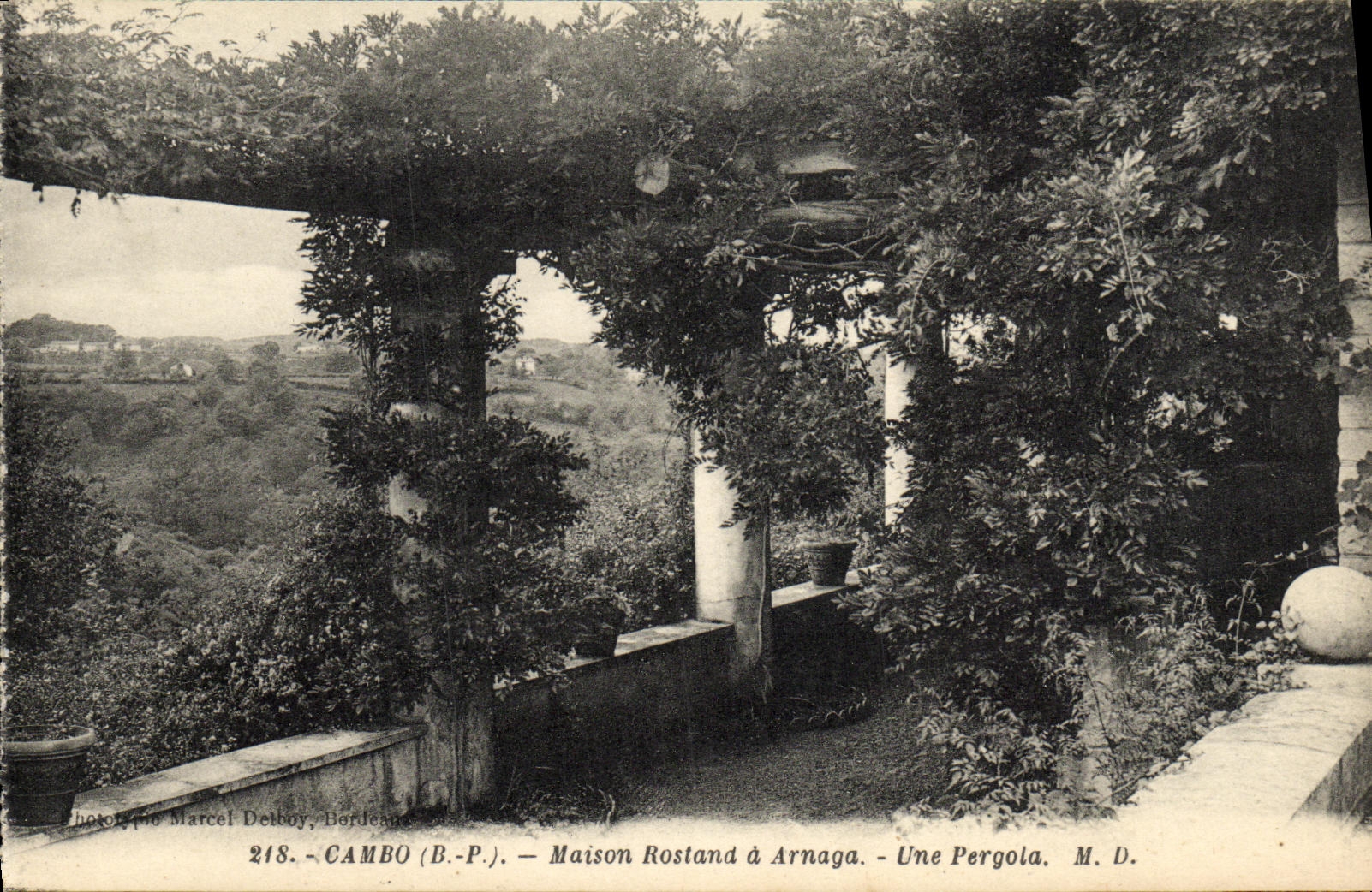 VINTAGE POSTCARD Cambo Maison Rostand has Arnaga a Pergola