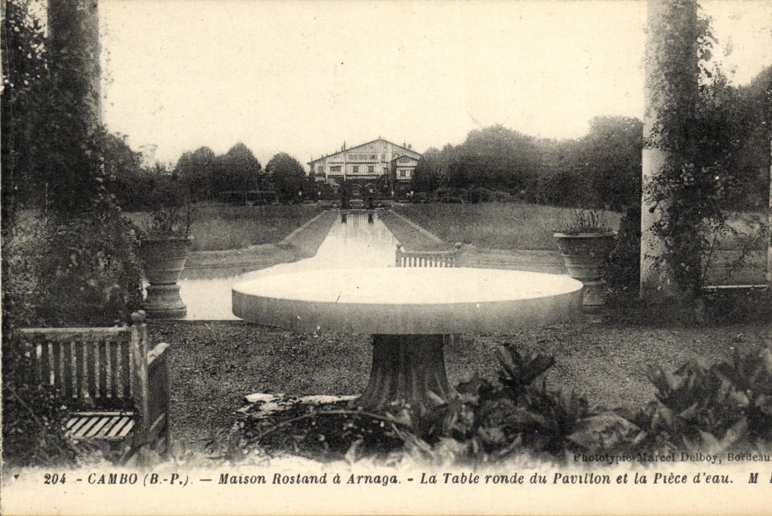 VINTAGE POSTCARD Cambo Maison Rostand has Arnaga the Roundtable of the House and the Part D water