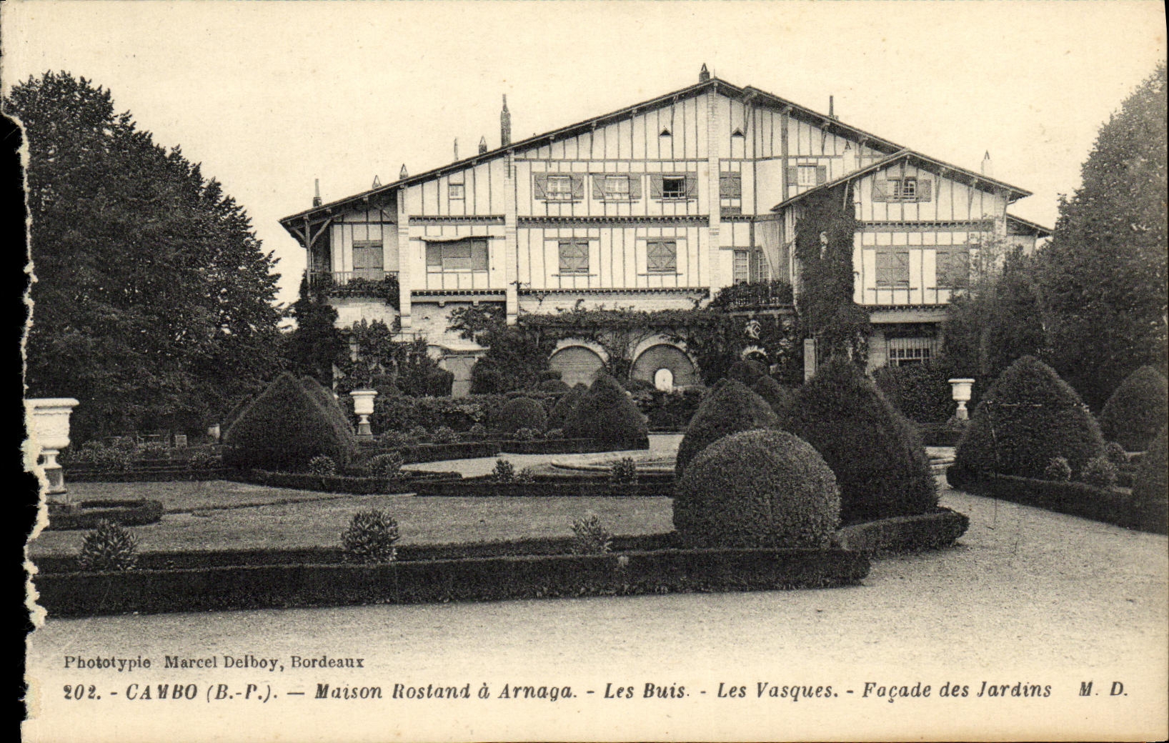 VINTAGE POSTCARD Cambo Maison Rostand has Arnag the Boxwood the Basins