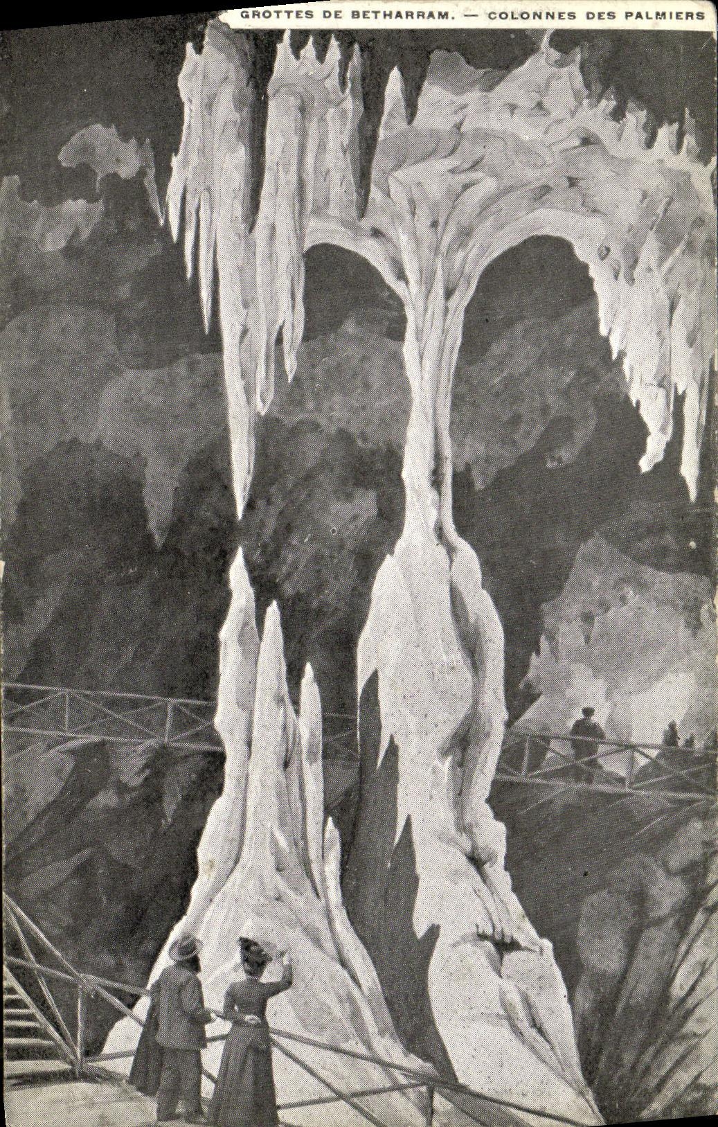 VINTAGE POSTCARD Caves of Betharram Columns Of the Palm trees