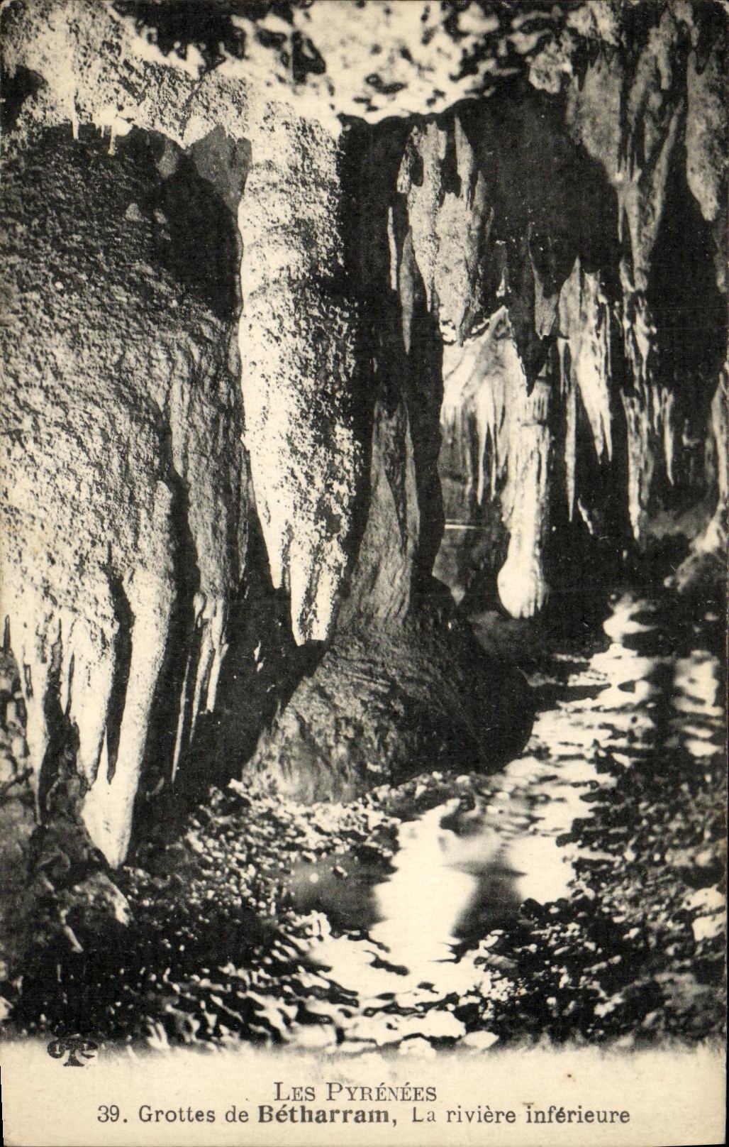 VINTAGE POSTCARD Caves of Betharram the Lower River