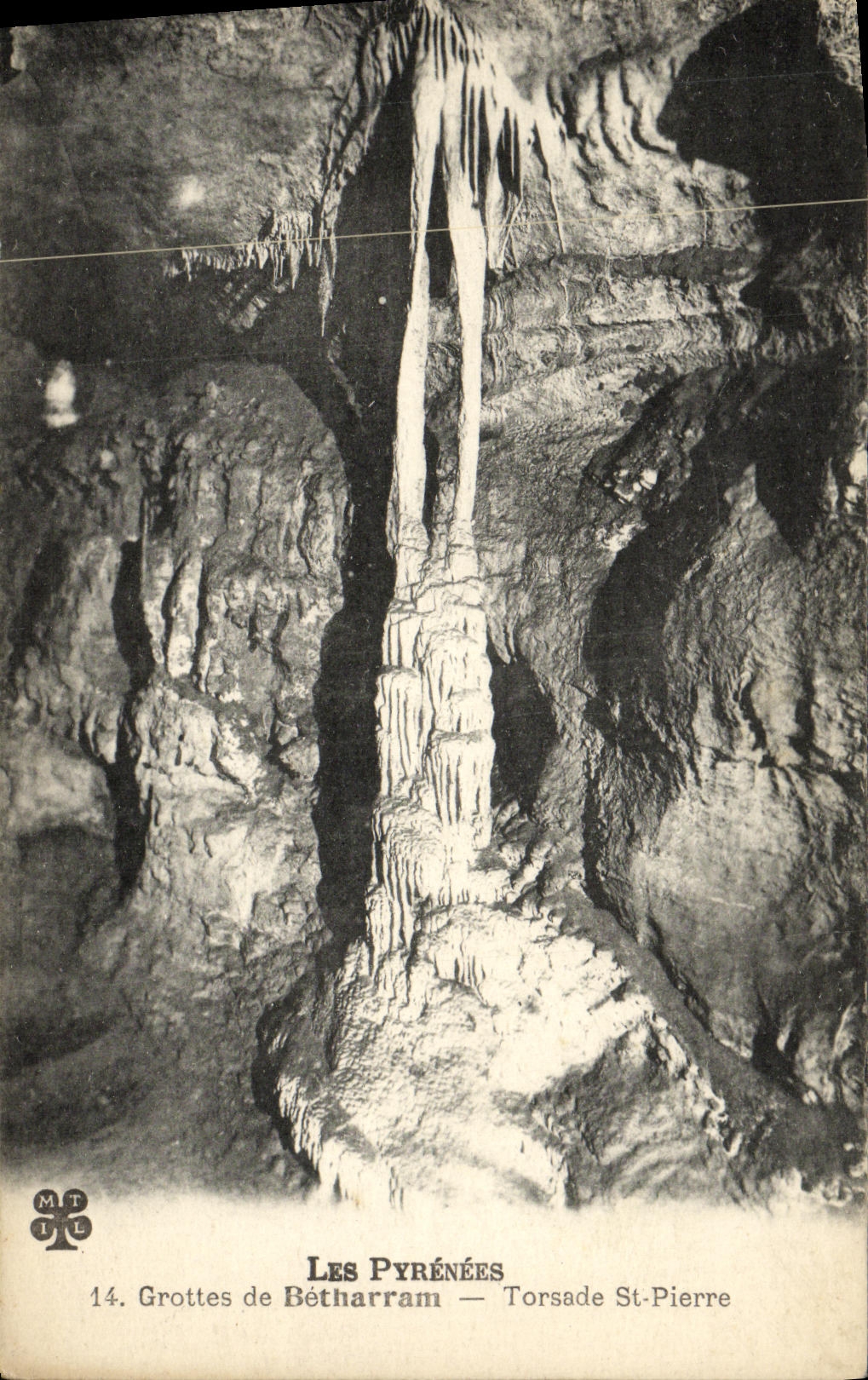 VINTAGE POSTCARD Pyreness Grottes of Betharram Torsade St hones
