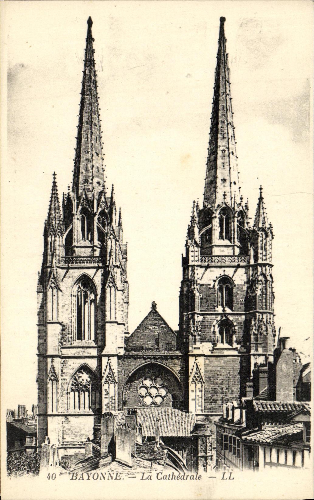 VINTAGE POSTCARD Bayonne the Cathedral