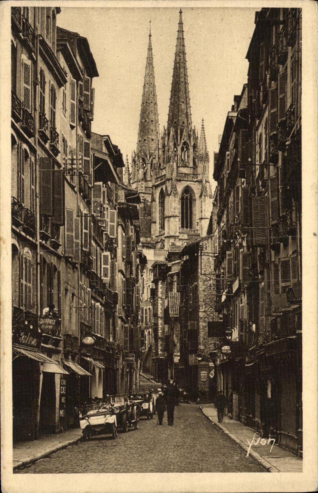 VINTAGE POSTCARD Bayonne Street of the Port Cars