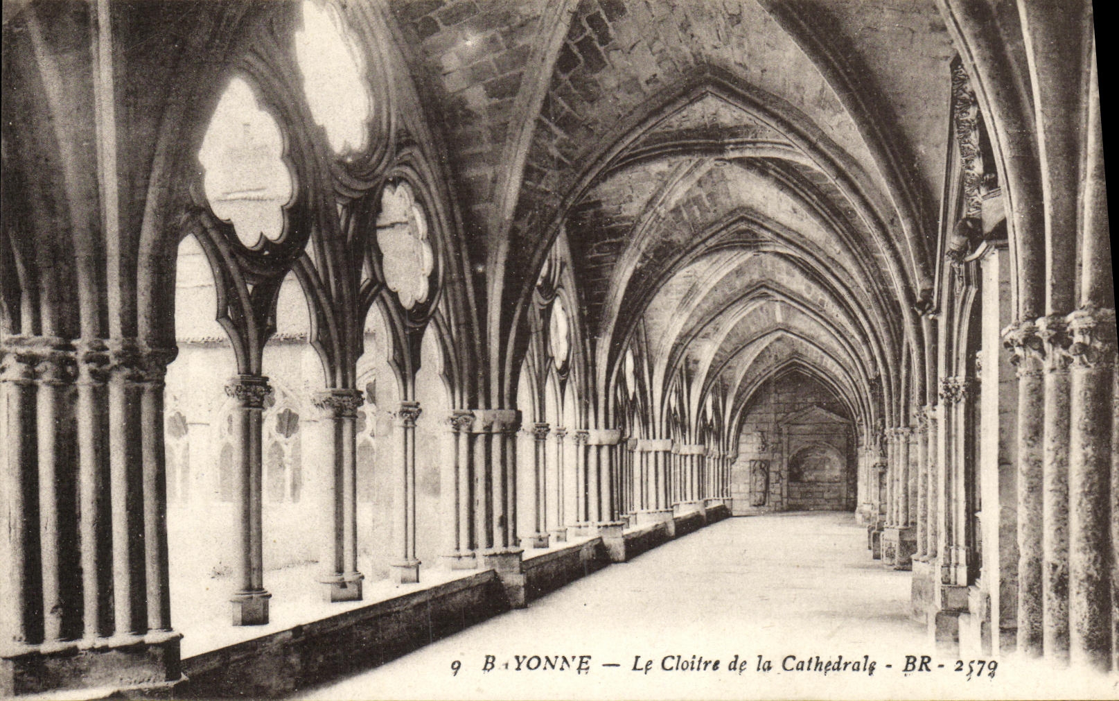 VINTAGE POSTCARD Bayonne the Cloister Of the Cathedral