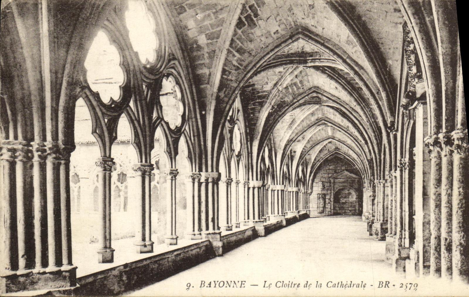 VINTAGE POSTCARD Bayonne the Cloister of the Cathedral
