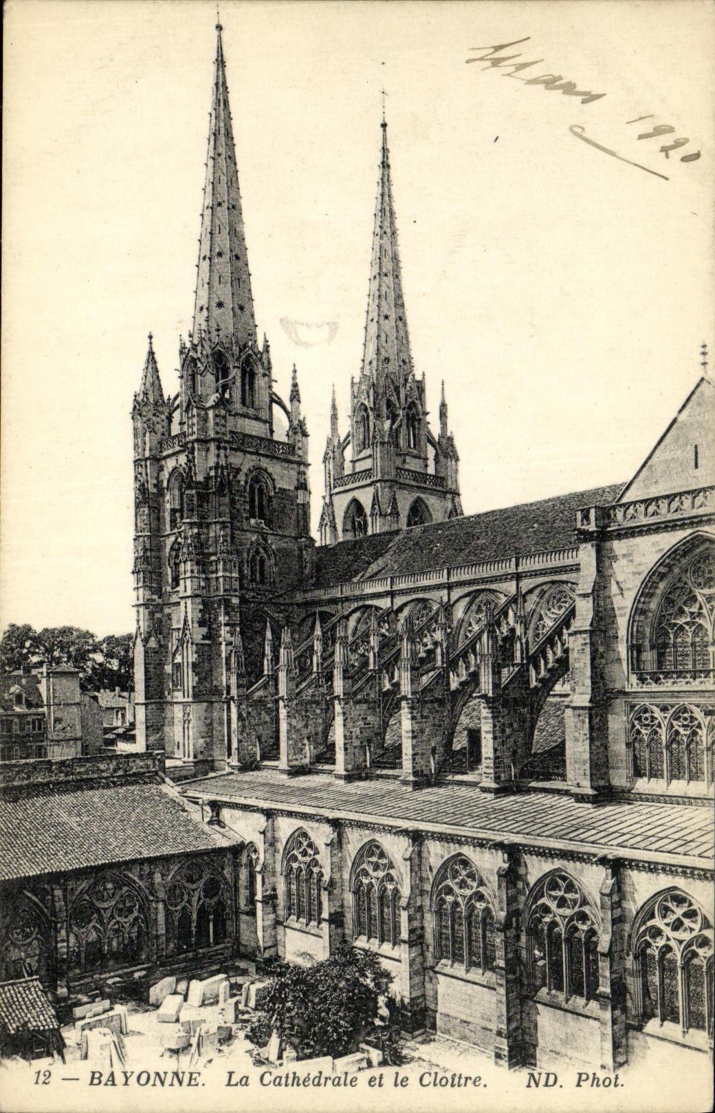 VINTAGE POSTCARD Bayonne the Cathedral and the Cloister
