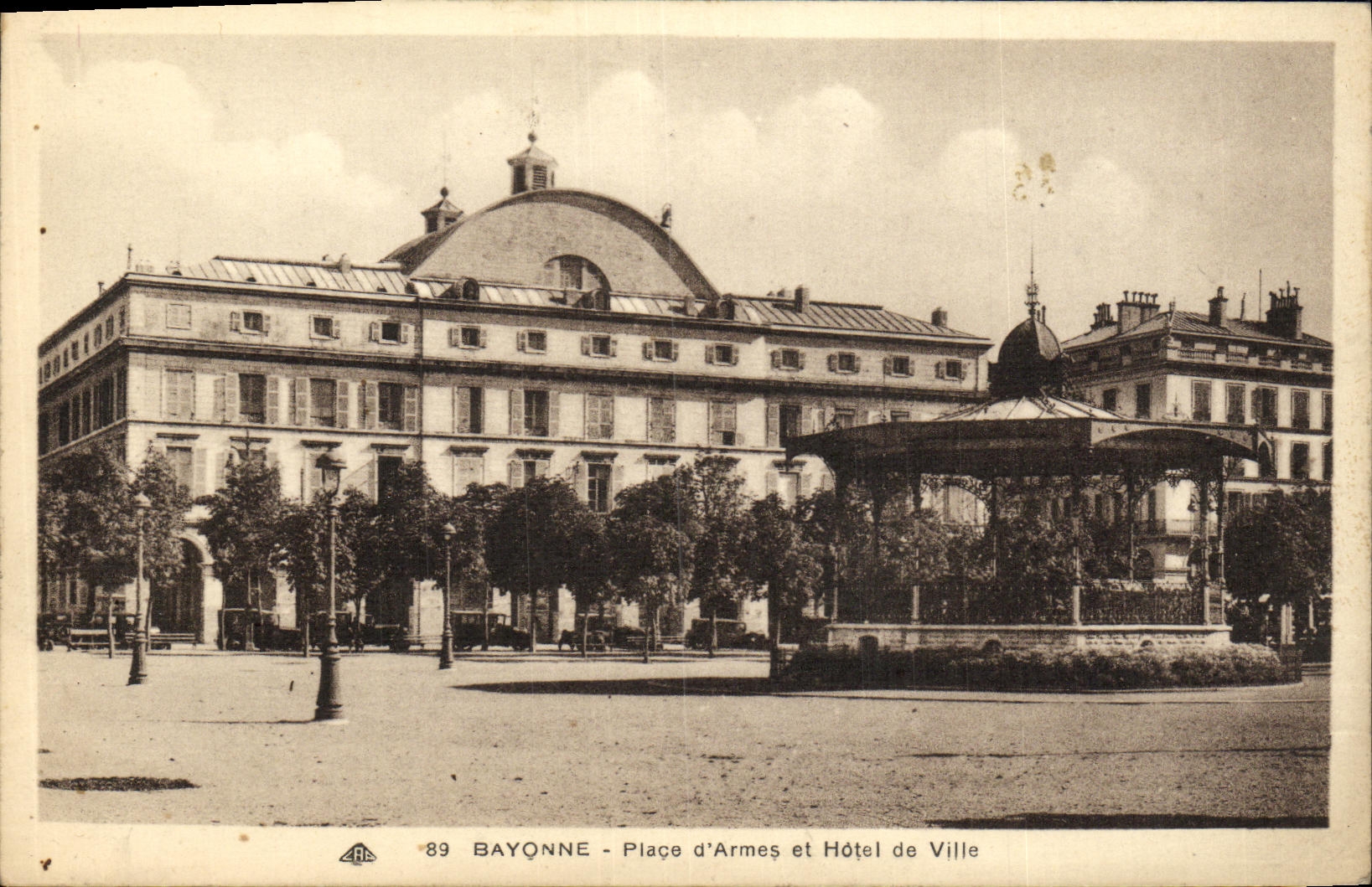 VINTAGE POSTCARD Bayonne Places D Armes and Town hall