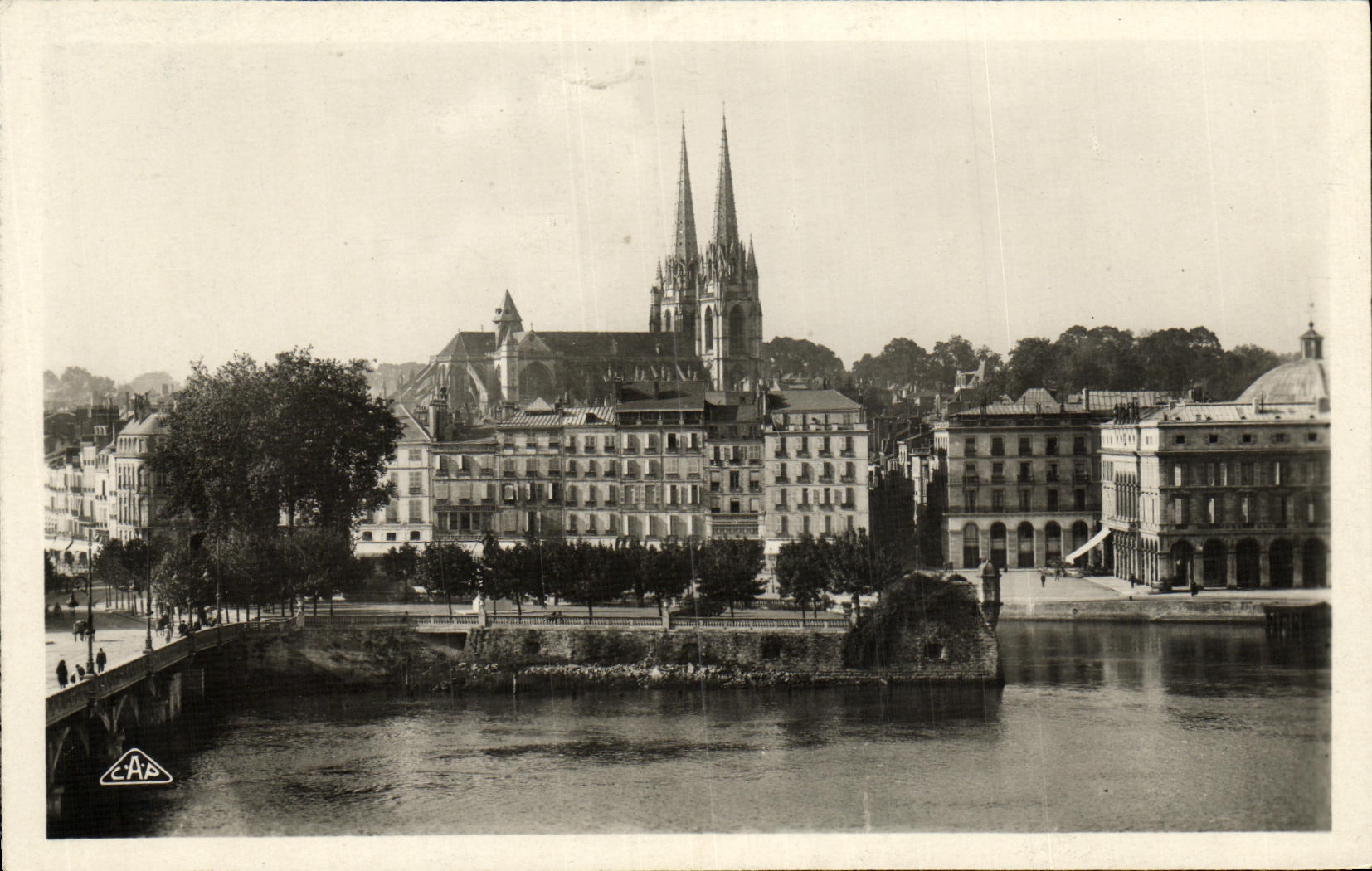 VINTAGE POSTCARD Bayonne the Bridge St Espert