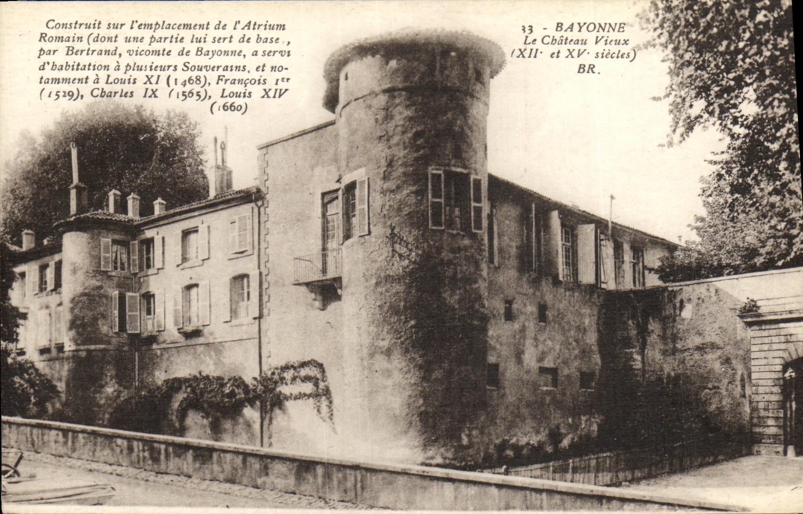 VINTAGE POSTCARD Bayonne the Old Castle