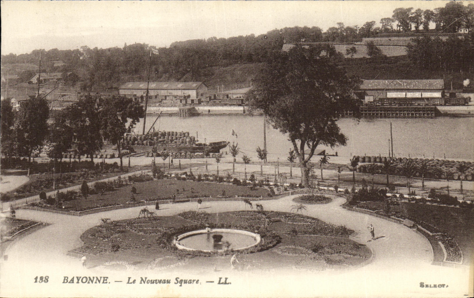 VINTAGE POSTCARD Bayonne the New Public garden