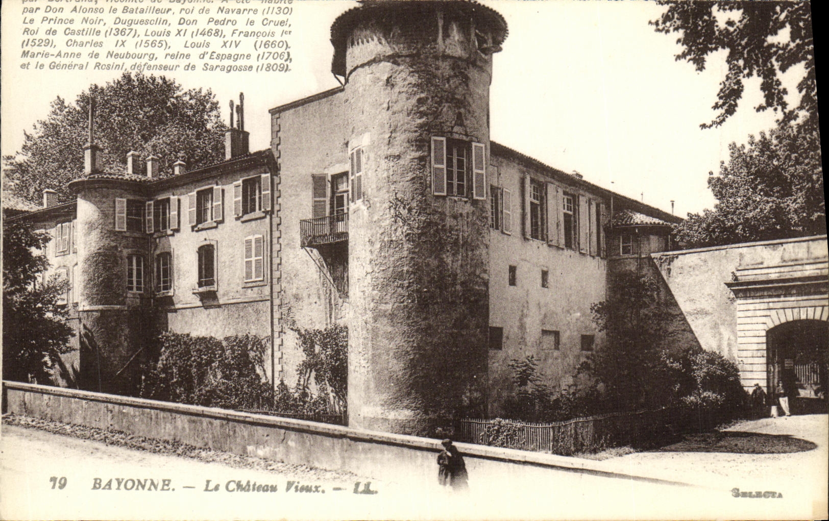 VINTAGE POSTCARD Bayonne the Old Castle