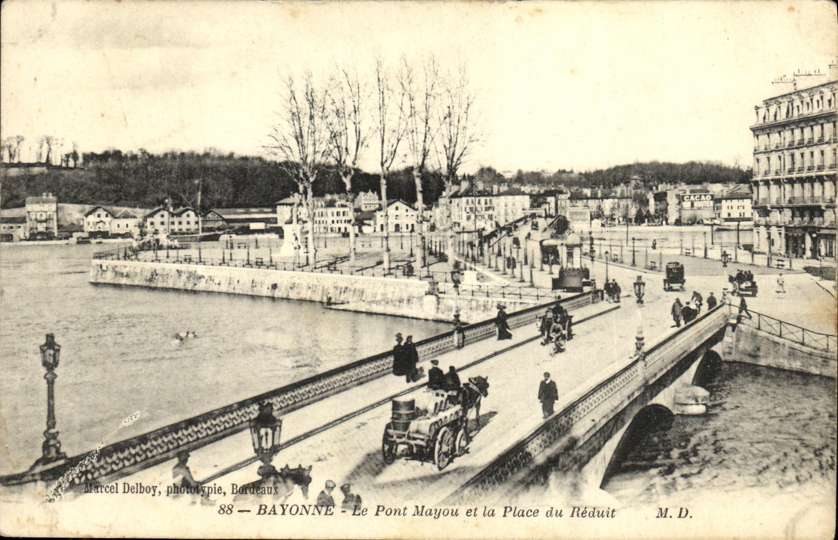 VINTAGE POSTCARD Bayonne the Mayou Bridge And the Place Of the Tiny room