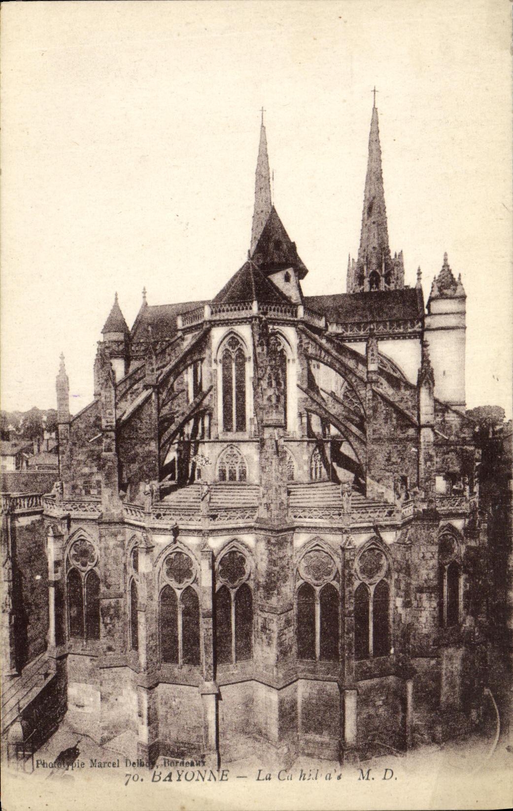 VINTAGE POSTCARD Bayonne the Cathedral