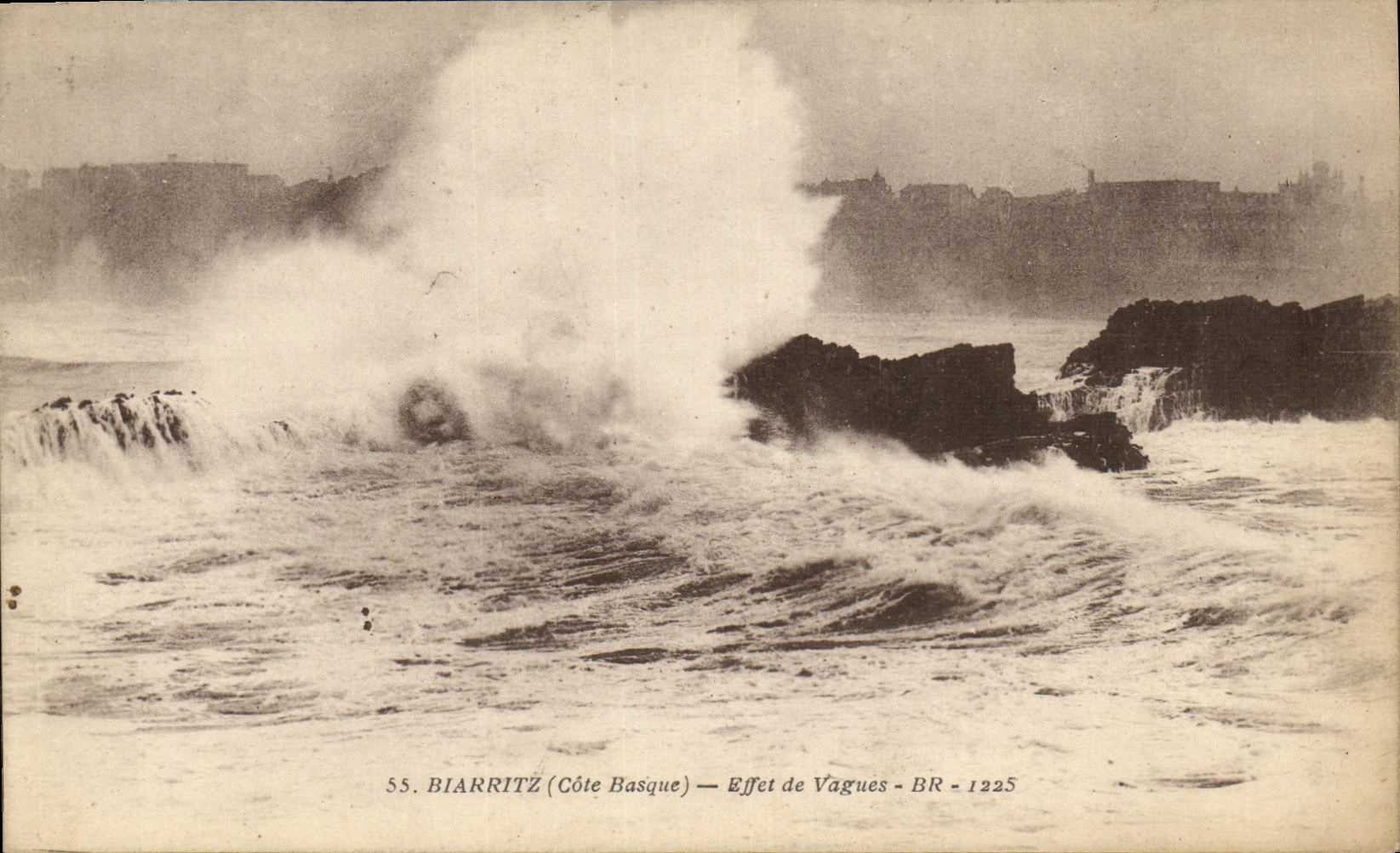 CPA Biarritz Effet De Vagues 
