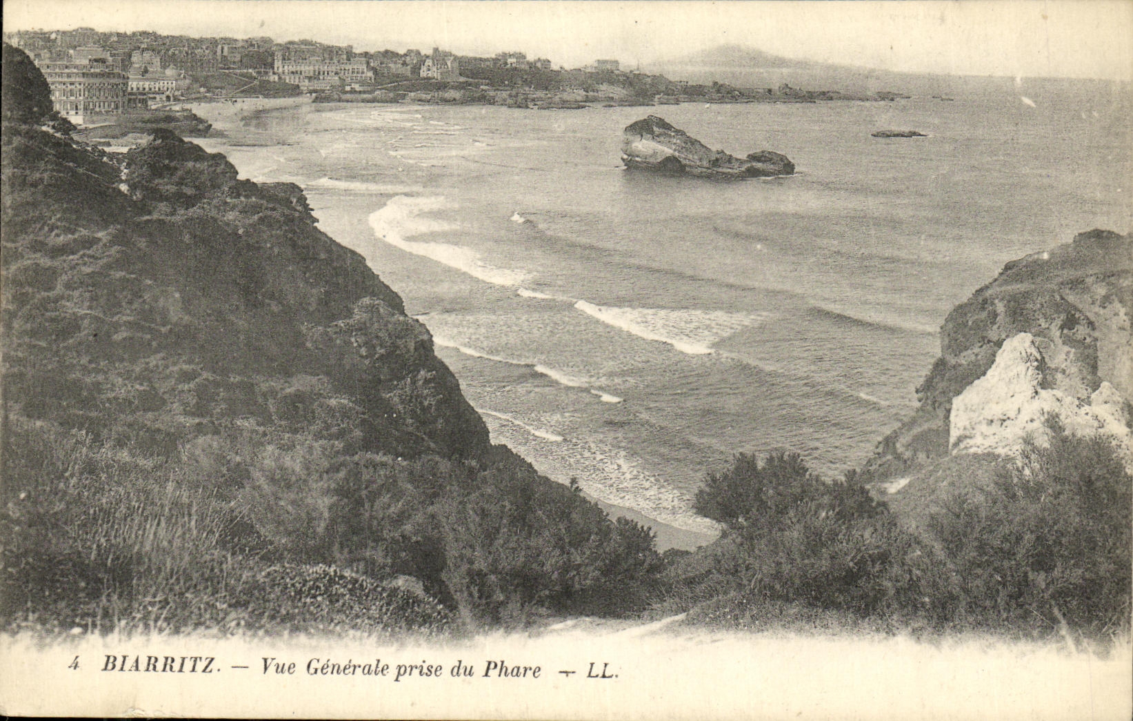 CPA Biarritz Vue Generale Prise du Phare