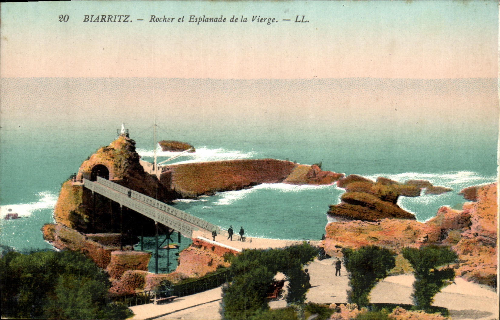 CPA Biarritz Roche Et Esplanade de la Vierge 