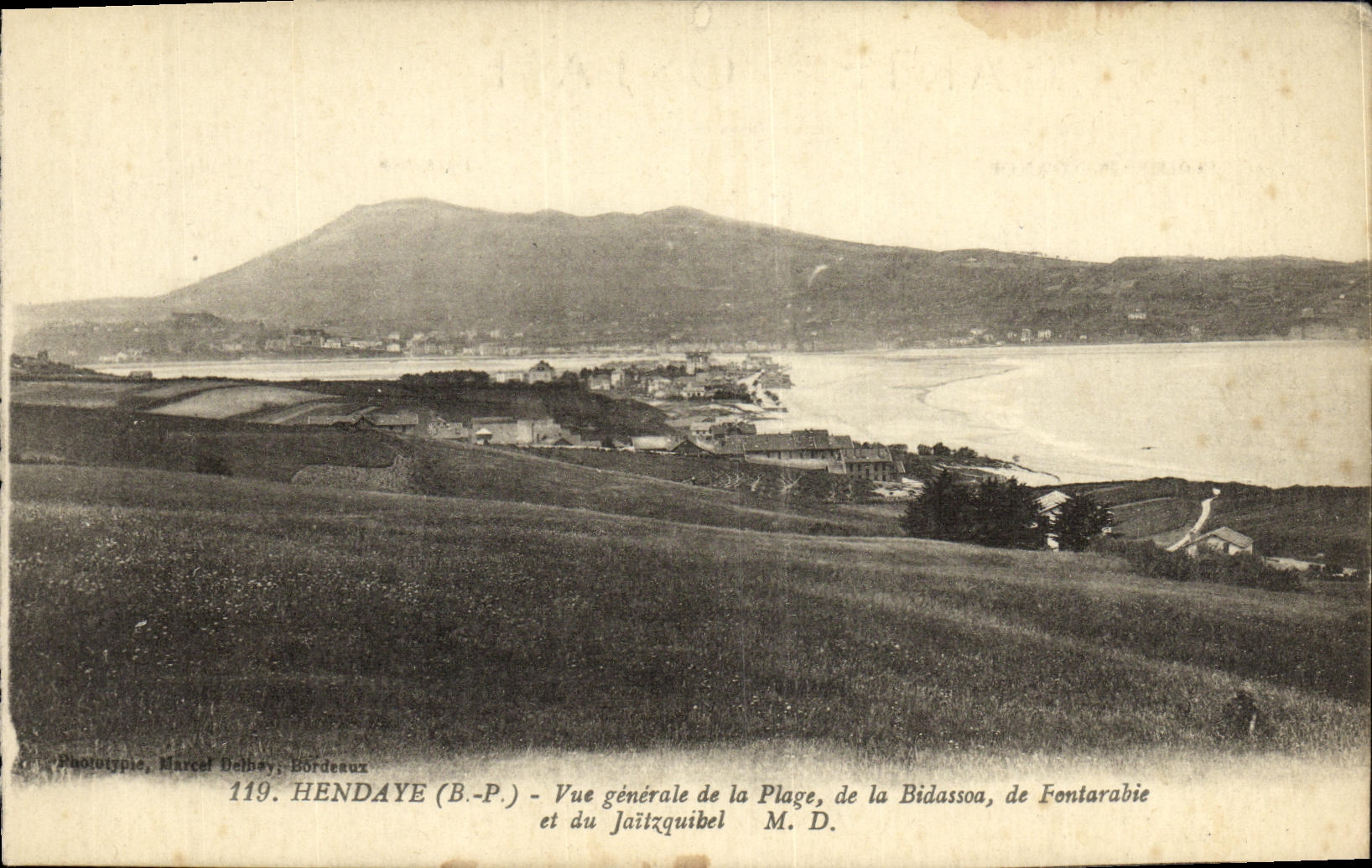 VINTAGE POSTCARD Hendaye View Of the Beach Of Bidassoa