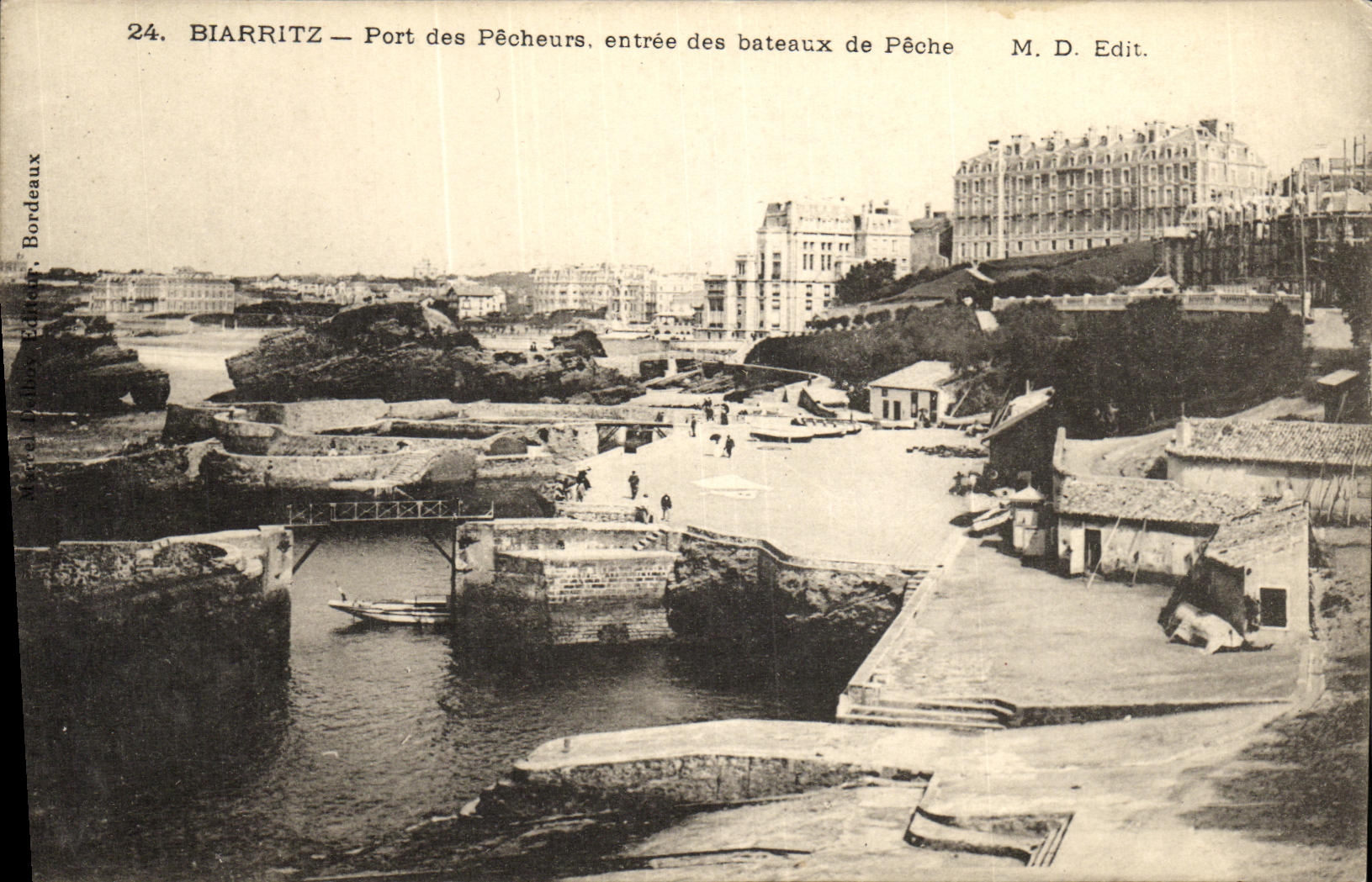 CPA Biarritz Port des Pecheurs entree des Bateaux de Peche