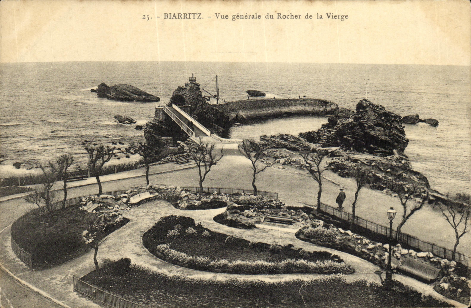 CPA Biarritz Vue Generale du Rocher de la Vierge