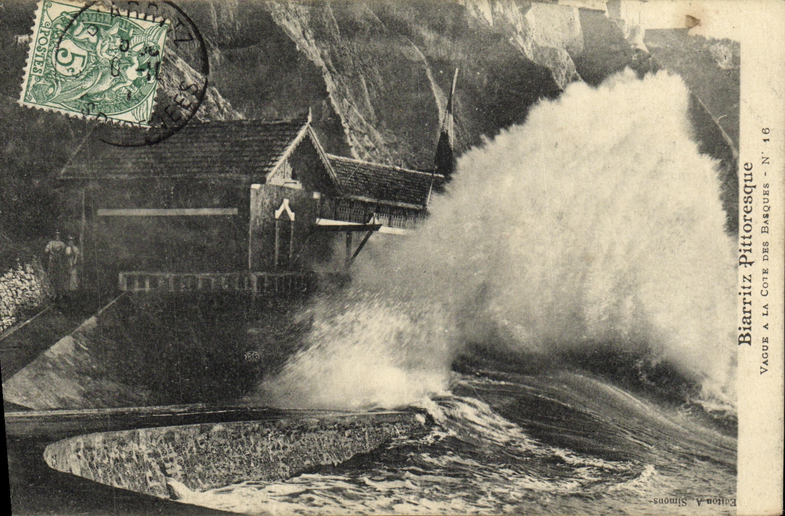 CPA Biarritz Vague a la Cote Des Basques