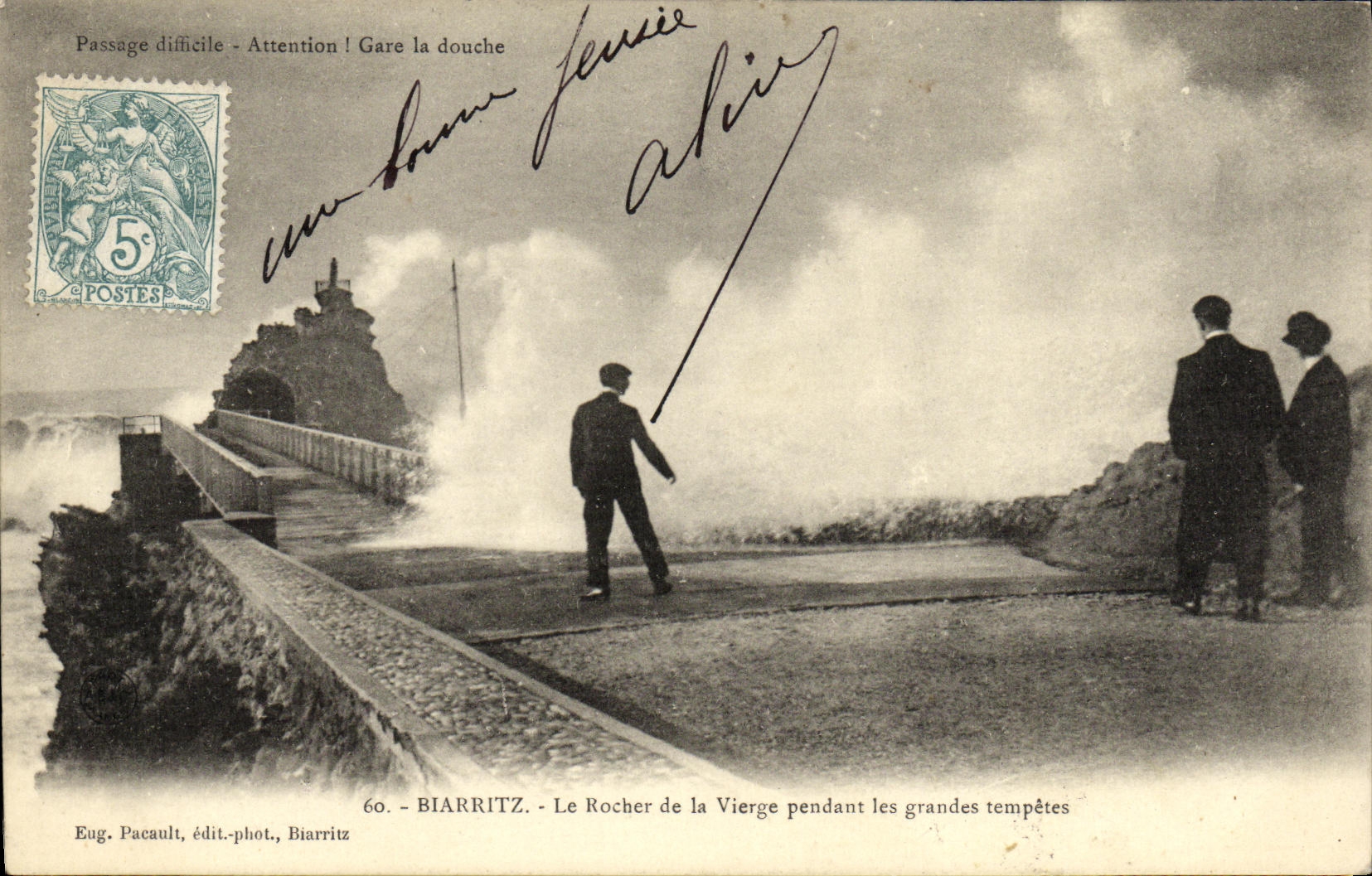 CPA Biarritz Le Rocher de la Vierge Pendant les Grandes tempetes