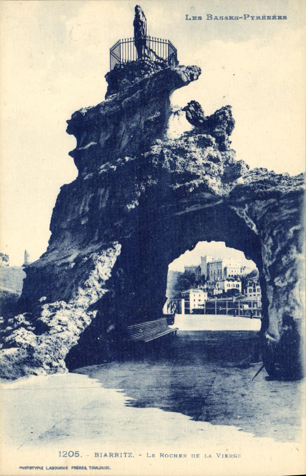 CPA Biarritz Le rocher de la vierge