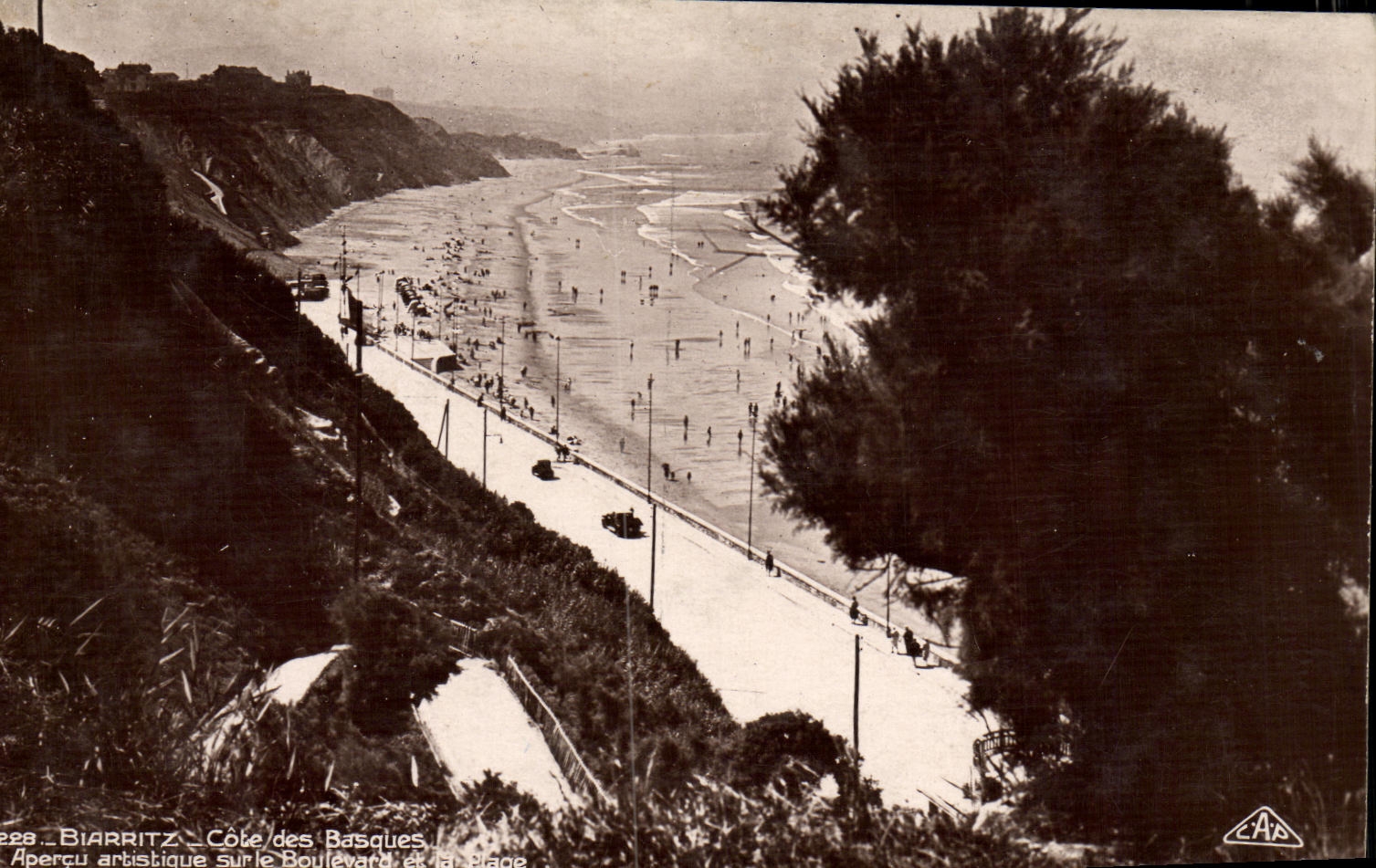 VINTAGE POSTCARD Biarritz Dimensions Basques Seen artistic on the boulevard of the beach
