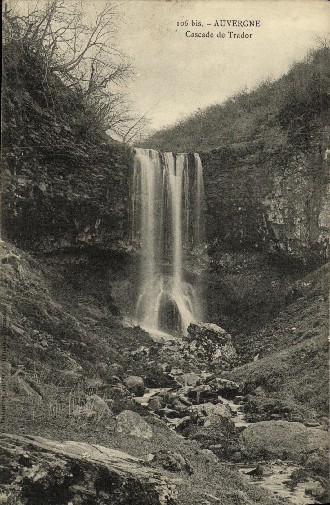 VINTAGE POSTCARD Auvergne Cascades of Trador