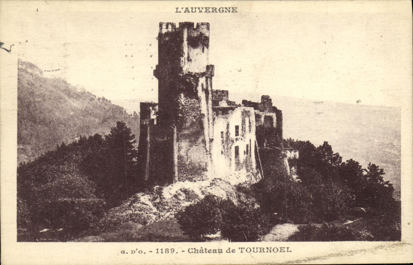 VINTAGE POSTCARD Auvergne Castle of Tournoel