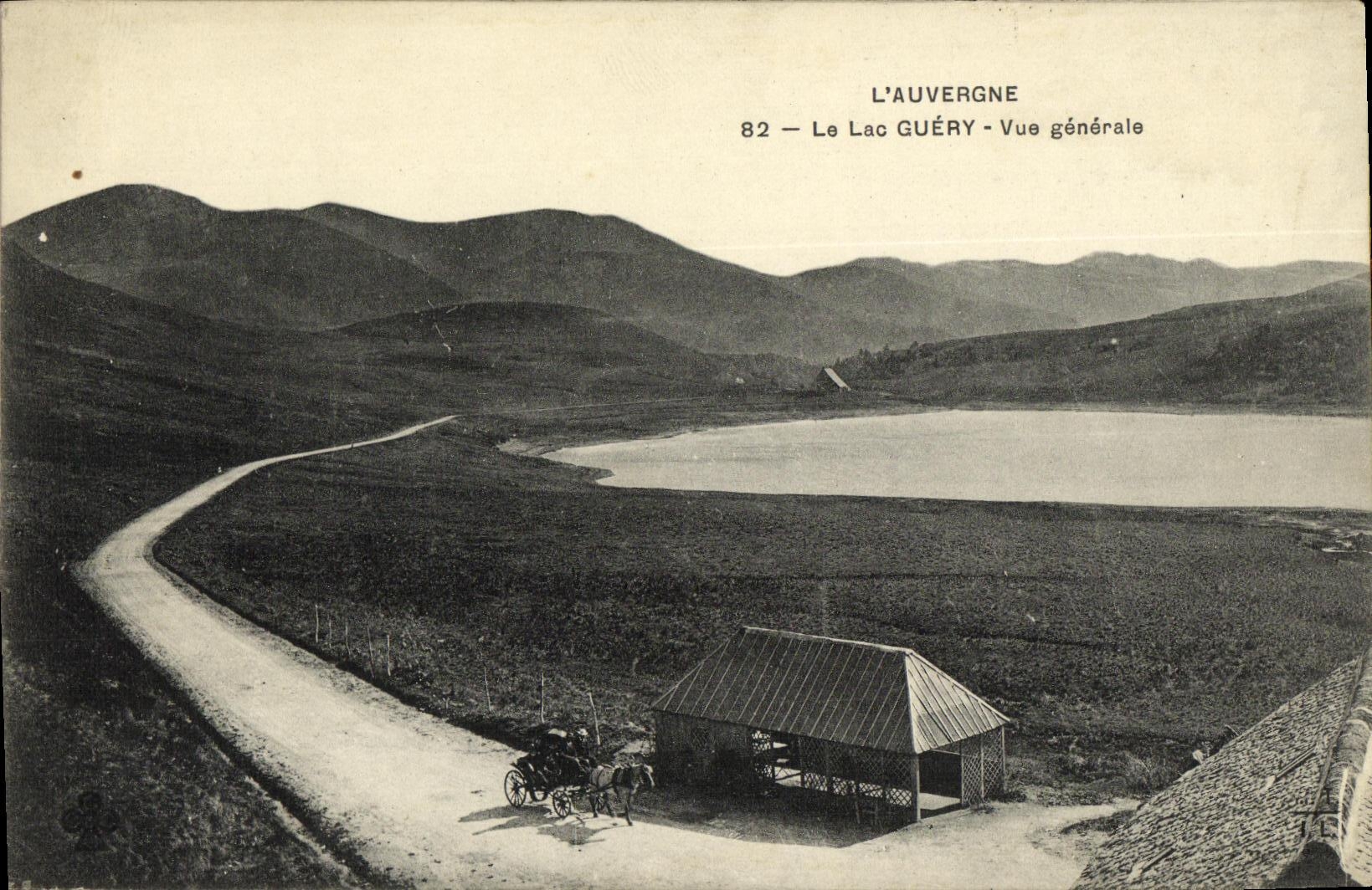 VINTAGE POSTCARD L Auvergne the Lake Guery View