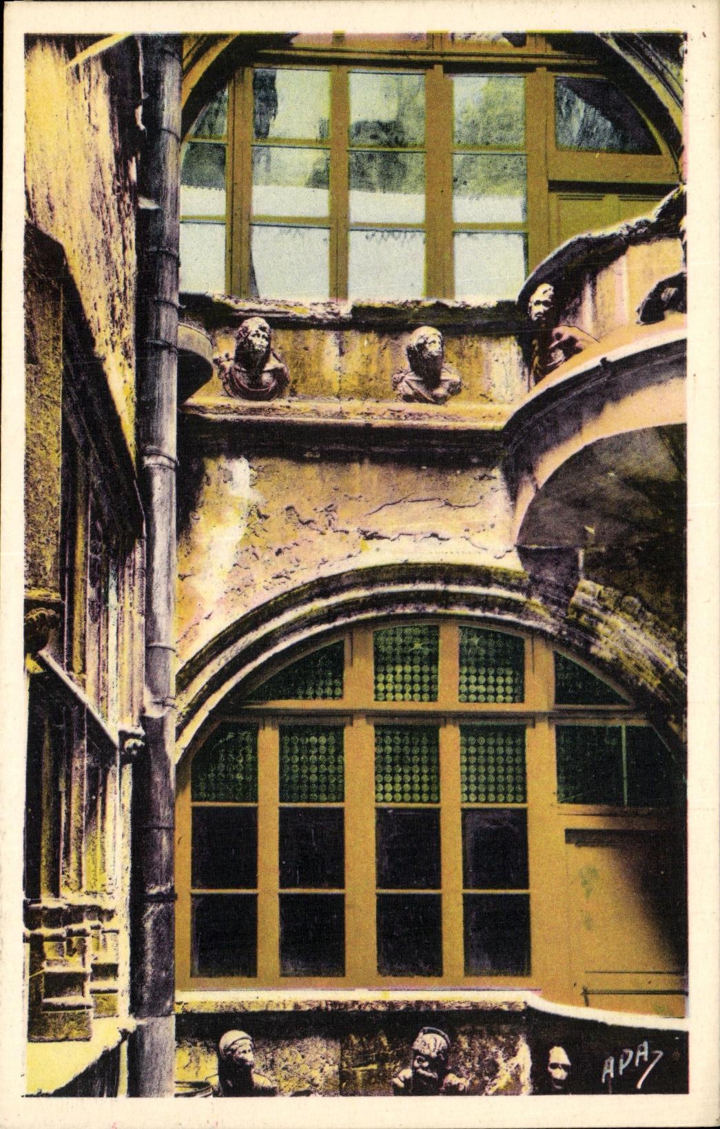 VINTAGE POSTCARD Villefranche De Rouergue Interior Renaissance