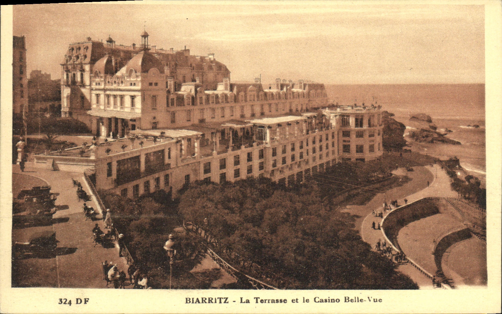 CPA Biarritz La Tarrasse Et Le Casino Belle Vue 