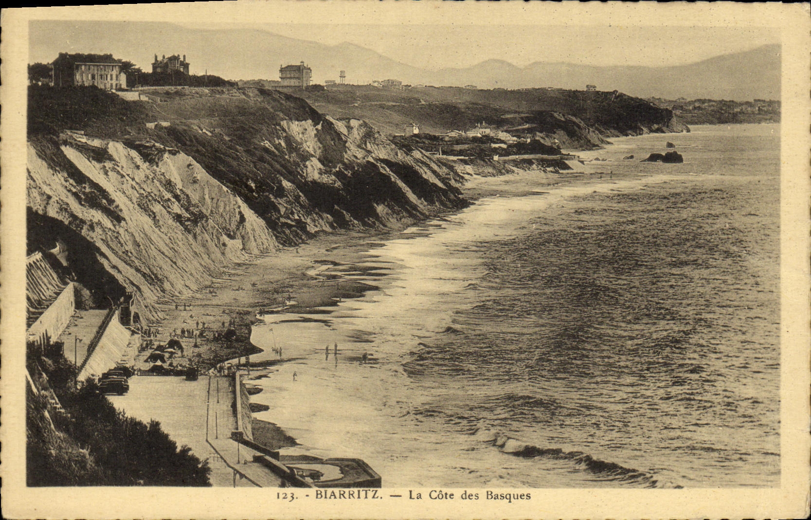 CPA Biarritz La Cote Des Basques