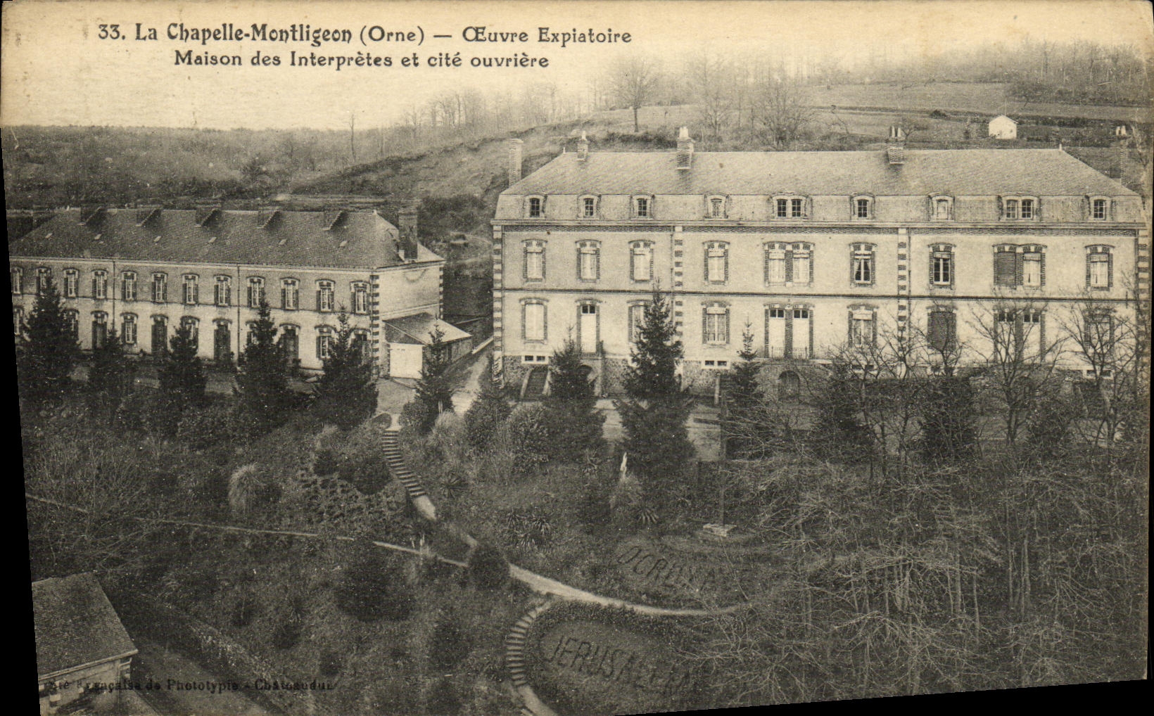 CPA La Chapelle Montligeon Oeuvre Expiatoire Maison Des Interpretes et cite ouvriere