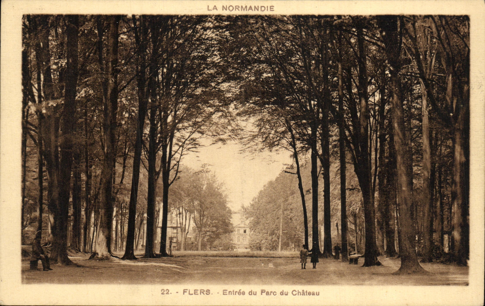 CPA Flers Entree Du Parc Du Chateau 