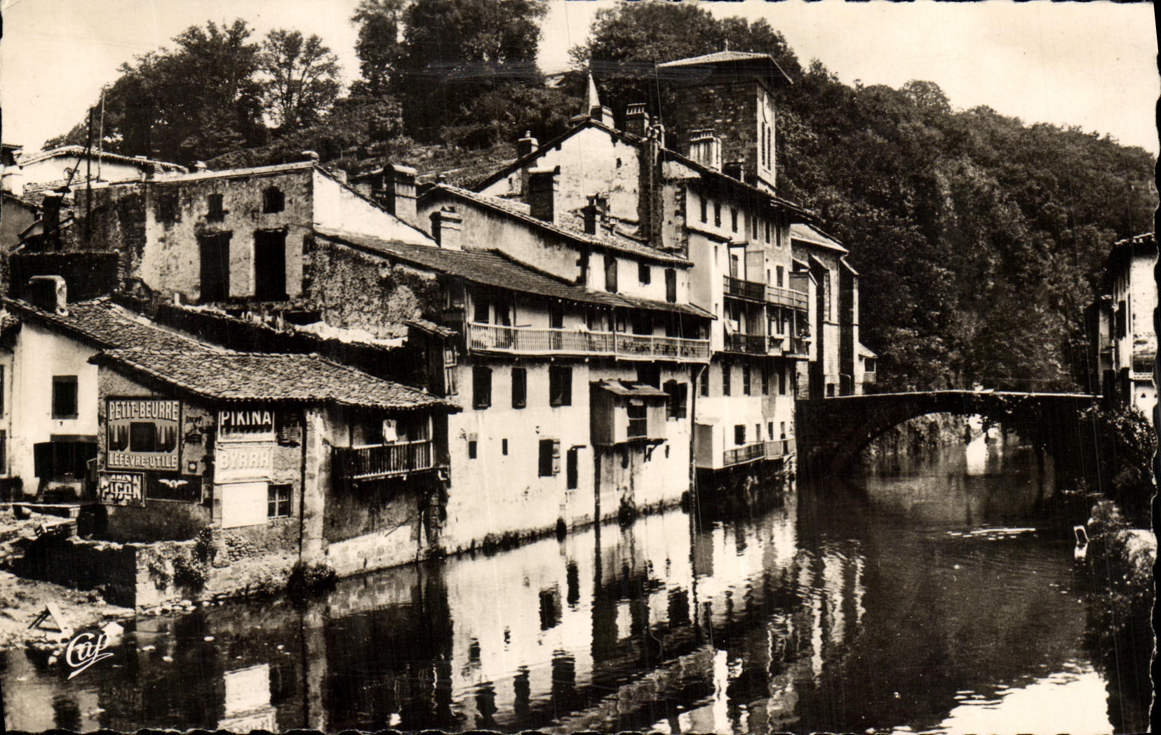 CPSM St Jean Foot Of Port Old women Houses On Nive And the Bridge D Spain