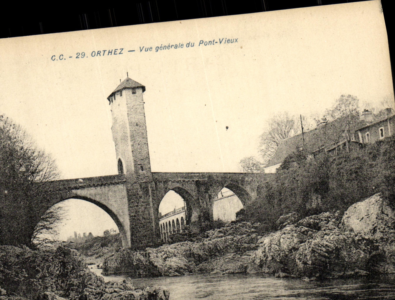 VINTAGE POSTCARD Orthez View of the Old Bridge