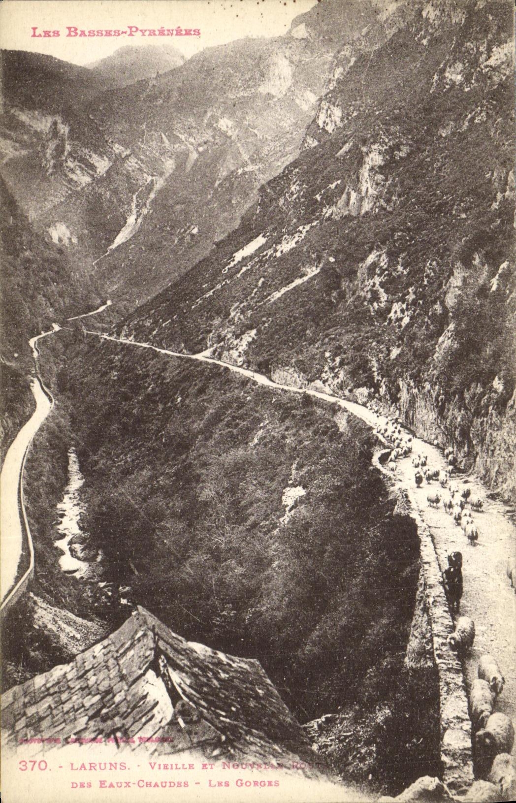 CPA Laruns Vieille Et Des Eaux Chaudes Les Gorges