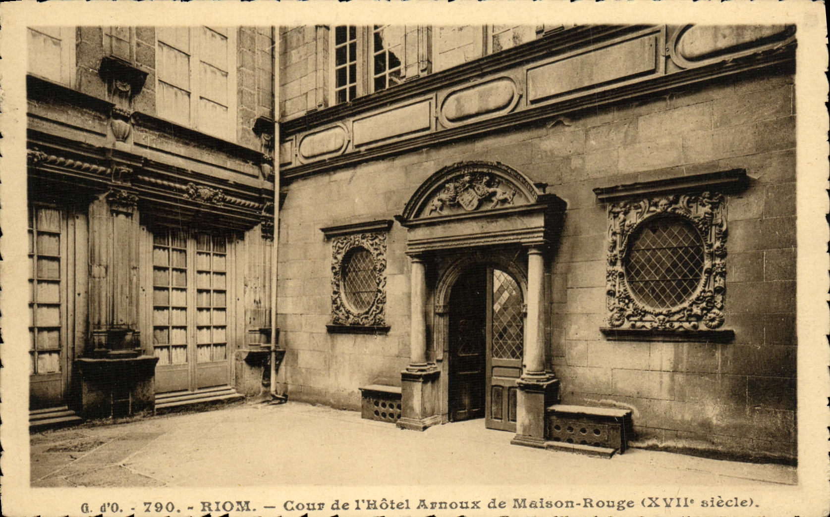VINTAGE POSTCARD Riom Court Of L Hotel Arnoux de Maison Wheel