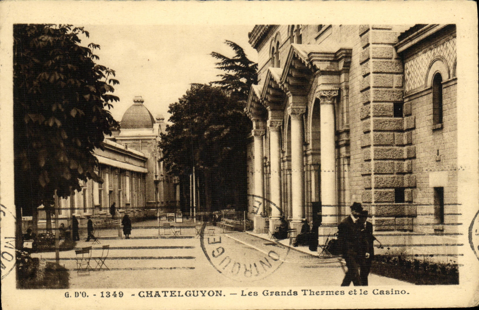 Banos termales grandes de ChatelGuyon de la POSTAL de la VENDIMIA y el casino